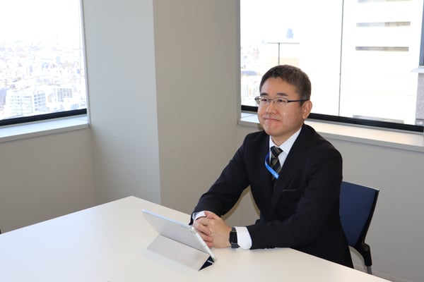 経営企画部　広報室長　北川欽一　様