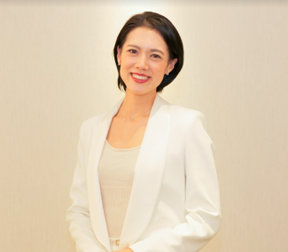信澤みなみ.
